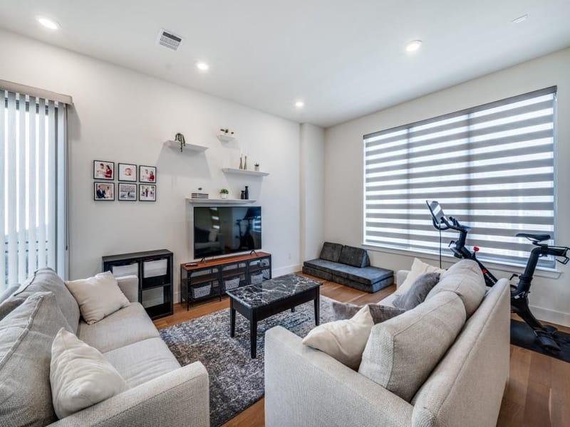 7832 Verona Place, Dallas TX 75231 - Photo 5