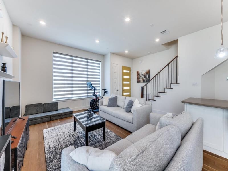 7832 Verona Place, Dallas TX 75231 - Photo 4