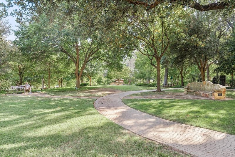 3401 Lee Parkway # 1003, Dallas TX 75219 - Photo 32