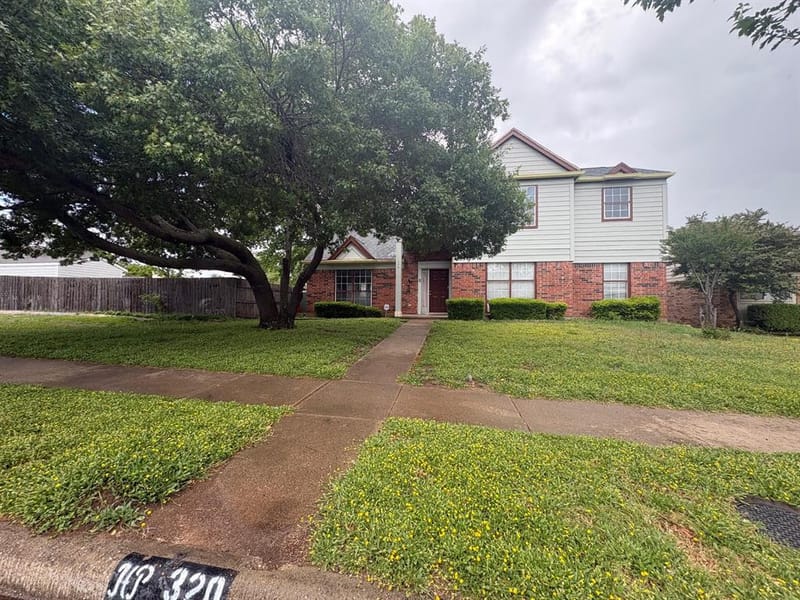 320 W Williams Street, Cedar Hill TX 75104 - Photo 2