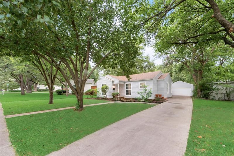1103 W Russell Avenue, Carrollton TX 75006 - Photo 33