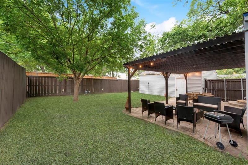 1103 W Russell Avenue, Carrollton TX 75006 - Photo 40
