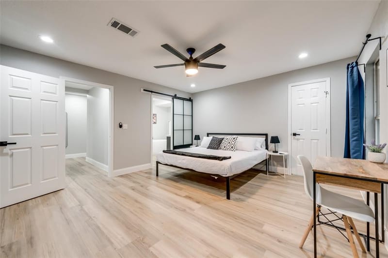 1103 W Russell Avenue, Carrollton TX 75006 - Photo 25