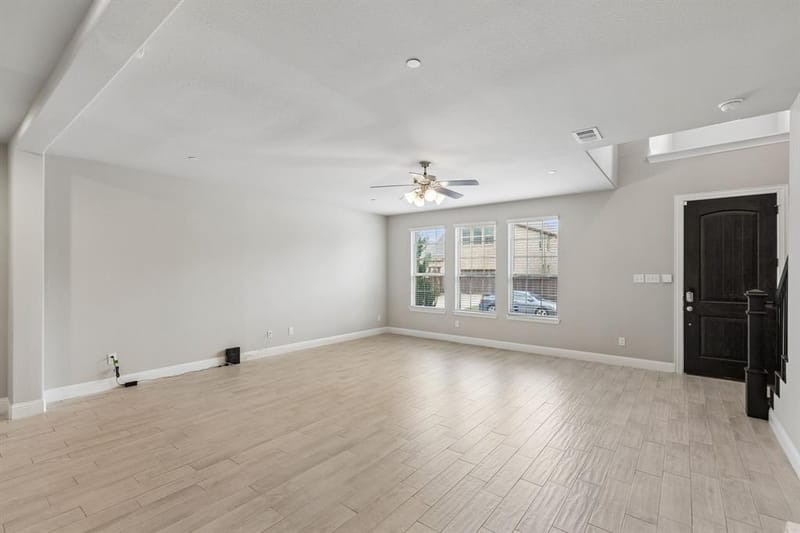 911 Ponds Edge Lane, Euless TX 76040 - Photo 7