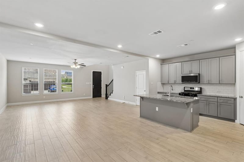 911 Ponds Edge Lane, Euless TX 76040 - Photo 11