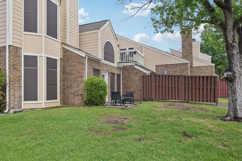 209 Cimarron Trail # 6, Irving TX 75063 - Photo 19