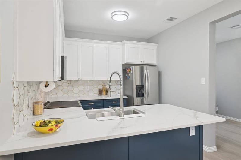 209 Cimarron Trail # 6, Irving TX 75063 - Photo 31