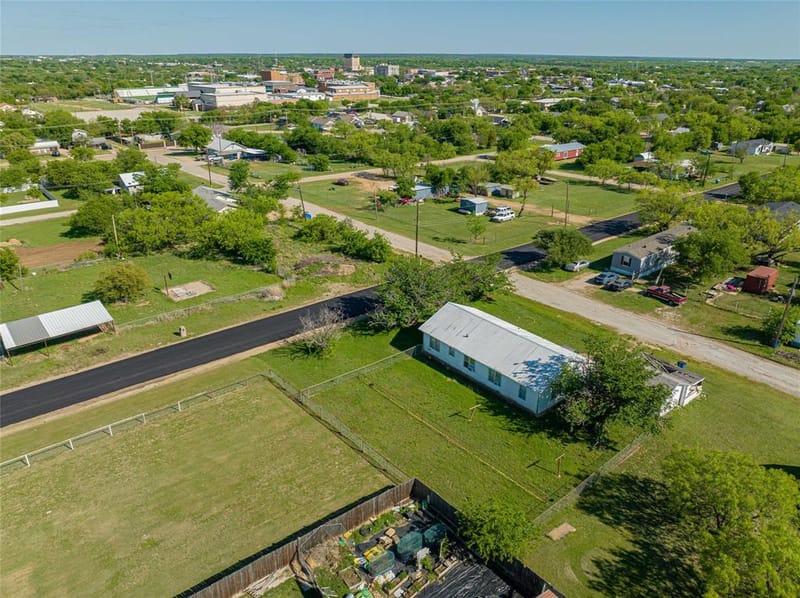 701 N Shelton Street, Breckenridge TX 76424 - Photo 23