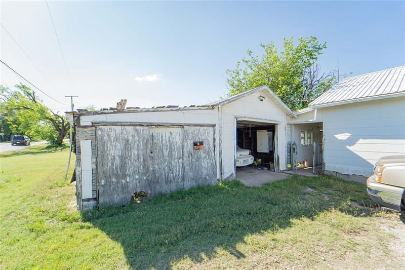 701 N Shelton Street, Breckenridge TX 76424 - Photo 12