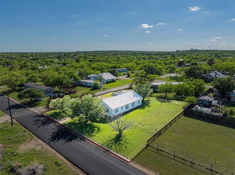 701 N Shelton Street, Breckenridge TX 76424 - Photo 3