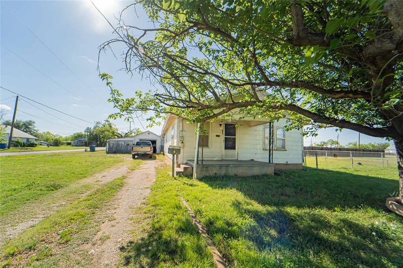 701 N Shelton Street, Breckenridge TX 76424 - Photo 18