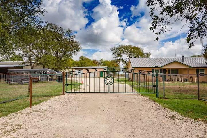 107 Camino Del Rosas, Woodway TX 76712 - Photo 2