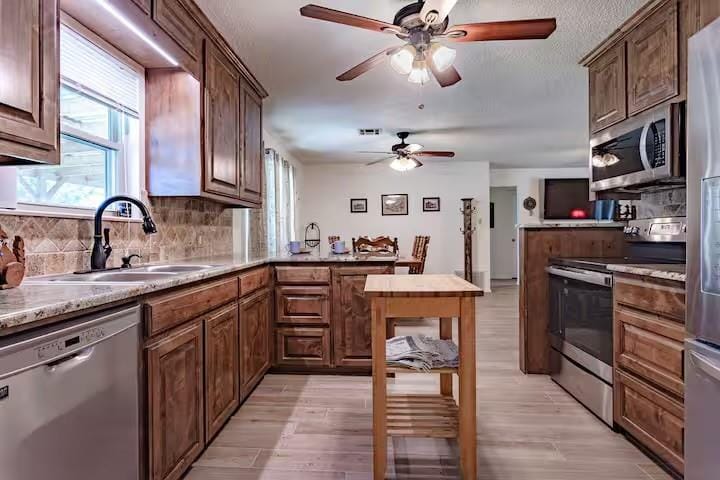 107 Camino Del Rosas, Woodway TX 76712 - Photo 5