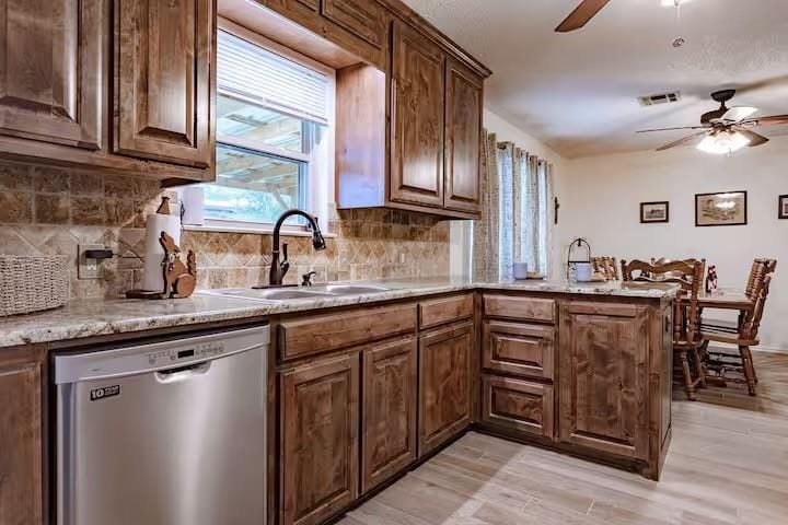 107 Camino Del Rosas, Woodway TX 76712 - Photo 9