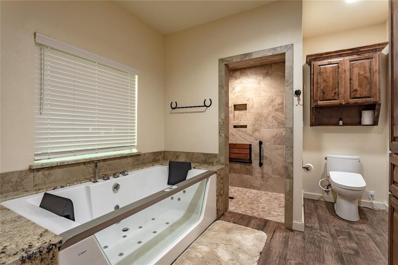 107 Camino Del Rosas, Woodway TX 76712 - Photo 35