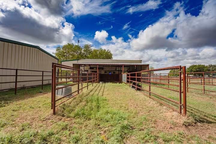 107 Camino Del Rosas, Woodway TX 76712 - Photo 25