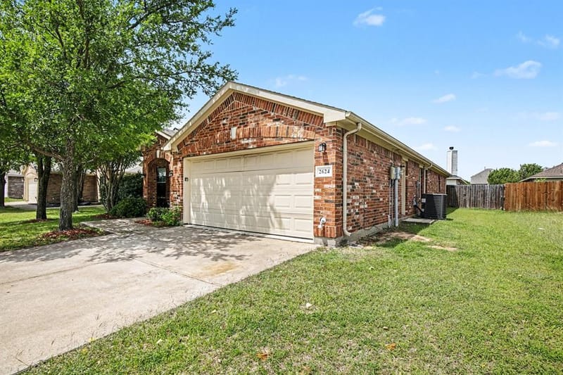 2624 Buffalo Run, Burleson TX 76028 - Photo 2