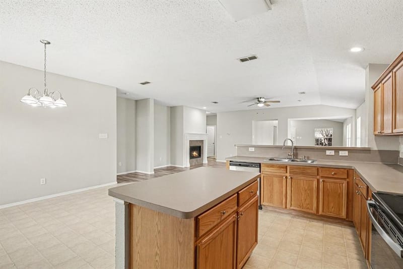 2624 Buffalo Run, Burleson TX 76028 - Photo 12