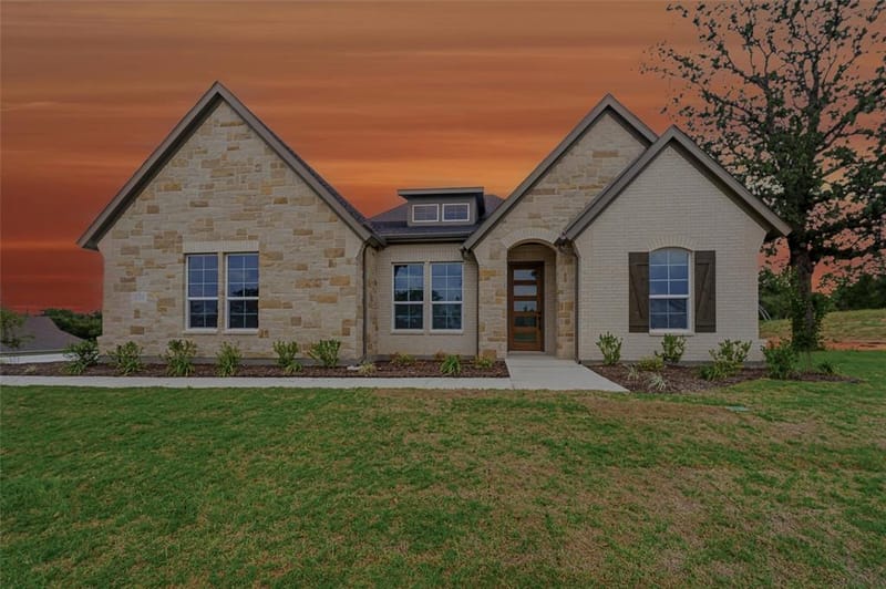 128 Oak Grove Way, Springtown TX 76082