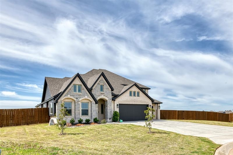 12701 Cactus Court, Godley TX 76044 - Photo 2