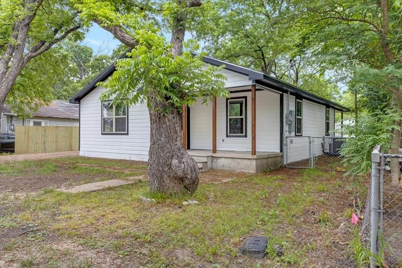 103 N Mill Street, Savoy TX 75479 - Photo 2