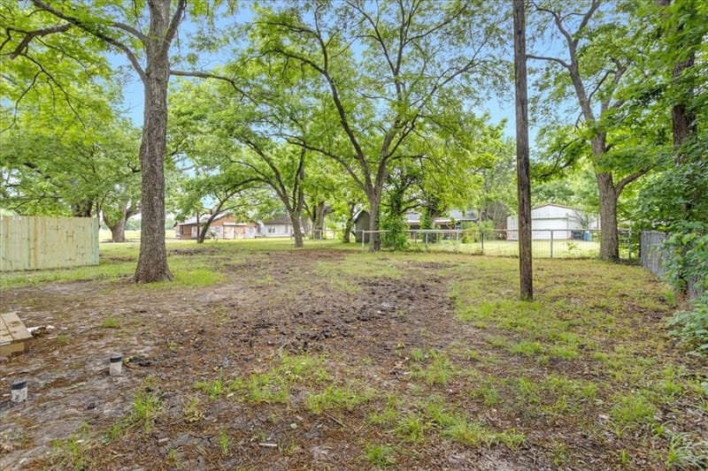 103 N Mill Street, Savoy TX 75479 - Photo 5