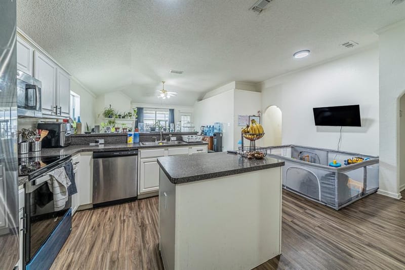 7404 Grass Valley Trail, Fort Worth TX 76123 - Photo 5