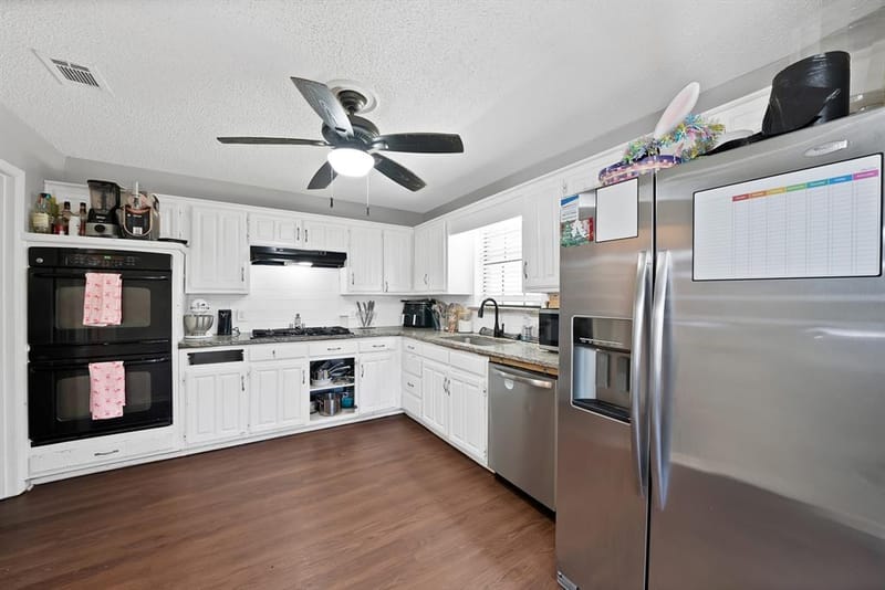 5715 Trail Crest Drive, Arlington TX 76017 - Photo 9