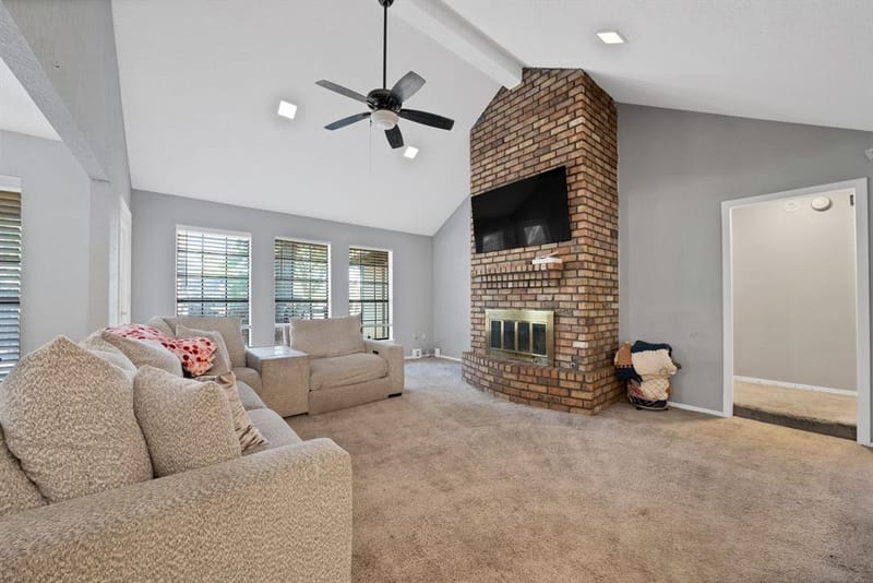 5715 Trail Crest Drive, Arlington TX 76017 - Photo 4