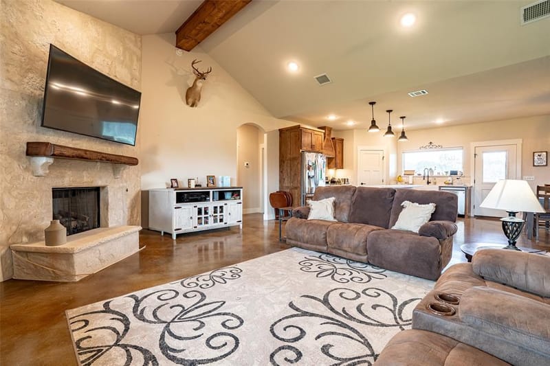 1260 Private Road 1656, Stephenville TX 76401 - Photo 9
