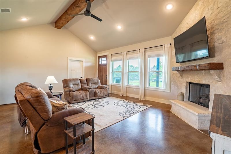 1260 Private Road 1656, Stephenville TX 76401 - Photo 8
