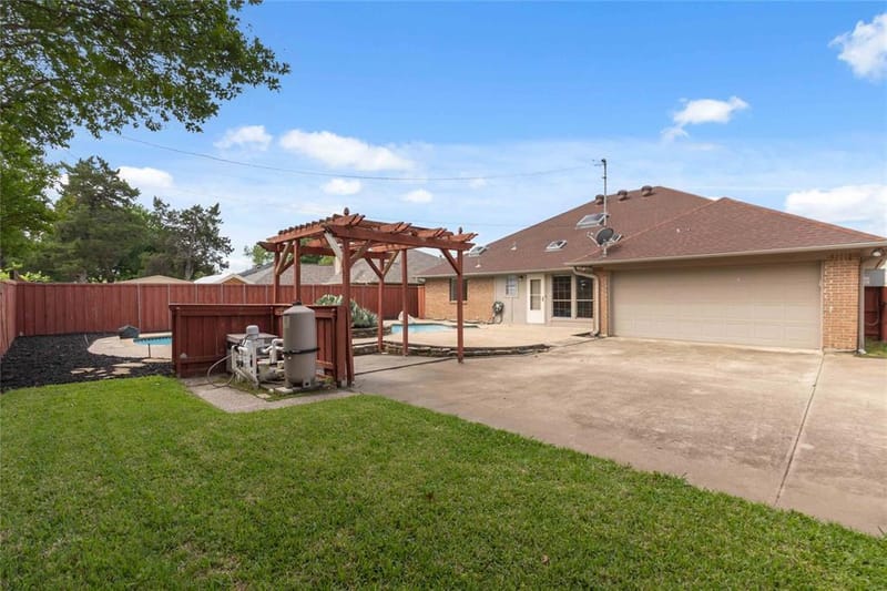 200 Sunny Crest Drive, Murphy TX 75094 - Photo 33