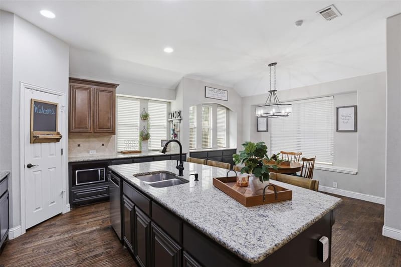 1004 Tara Drive, Burleson TX 76028 - Photo 17