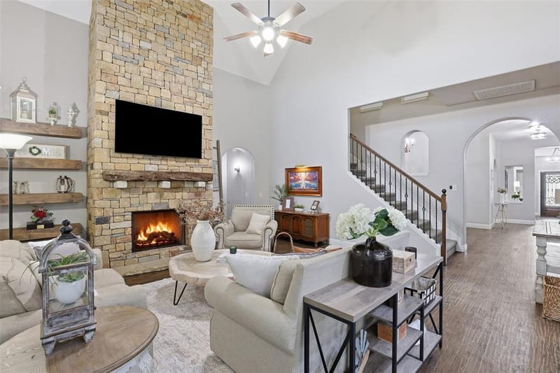 1004 Tara Drive, Burleson TX 76028 - Photo 12