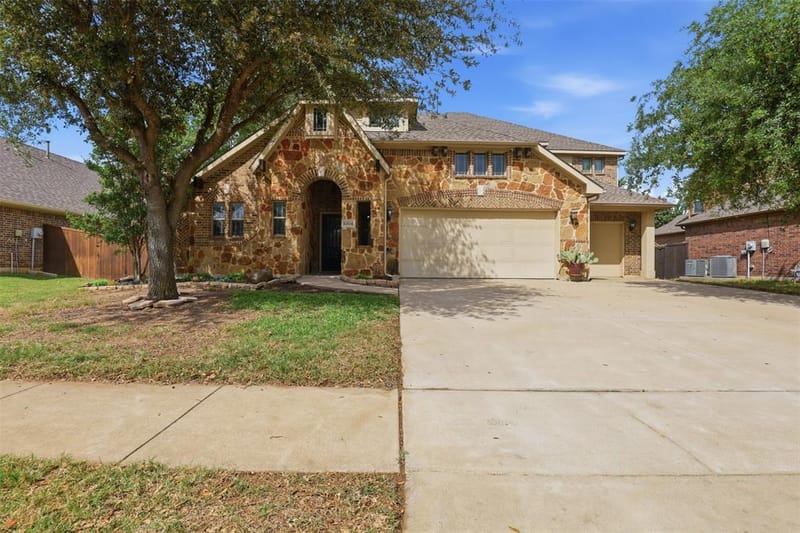 1004 Tara Drive, Burleson TX 76028