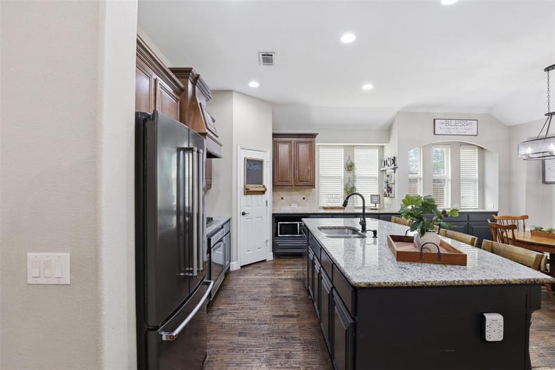 1004 Tara Drive, Burleson TX 76028 - Photo 18