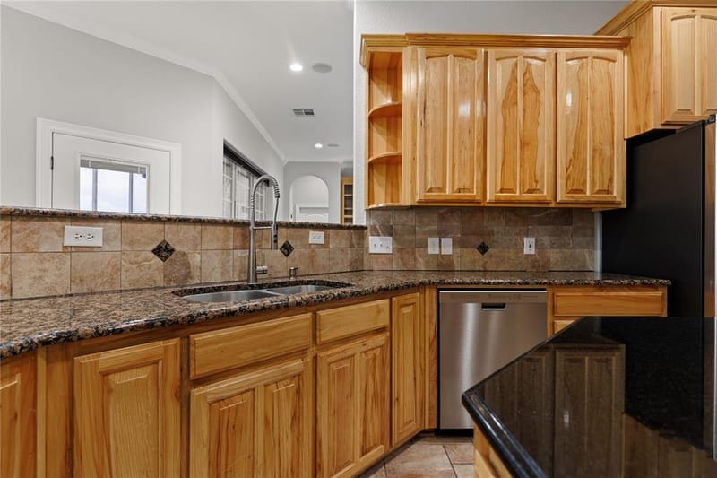 937 Queen Elizabeth Drive, McGregor TX 76657 - Photo 17