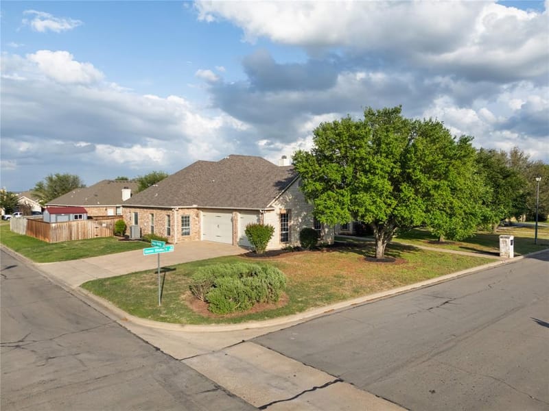 937 Queen Elizabeth Drive, McGregor TX 76657 - Photo 38