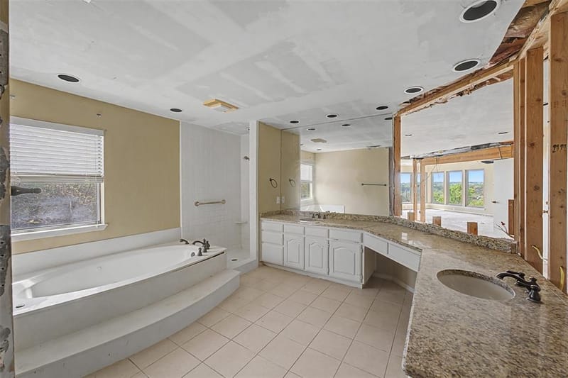 1434 Crownhill Drive, Arlington TX 76012 - Photo 17