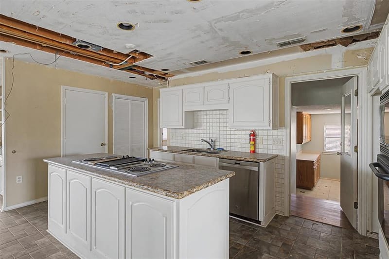 1434 Crownhill Drive, Arlington TX 76012 - Photo 9