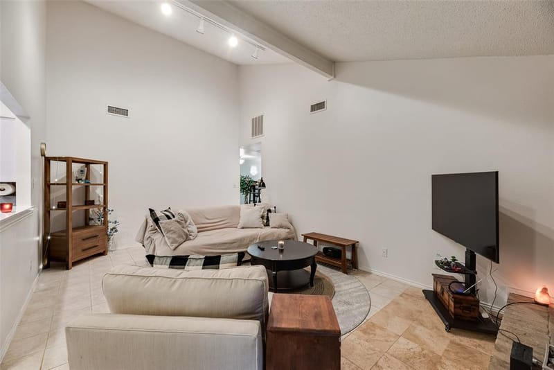 1801 Woodview Court, Grand Prairie TX 75050 - Photo 6