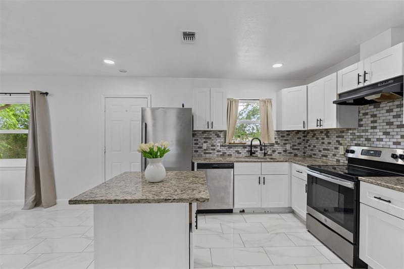 434 W Phillips Court, Grand Prairie TX 75051 - Photo 13