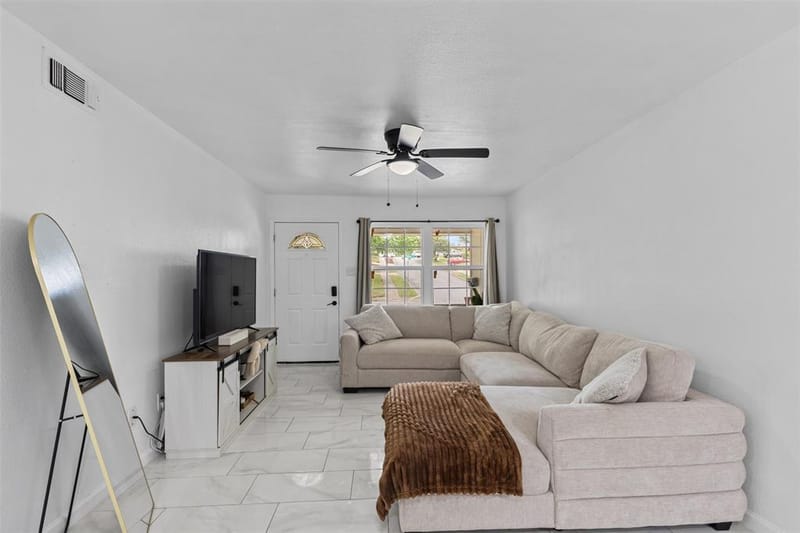 434 W Phillips Court, Grand Prairie TX 75051 - Photo 7