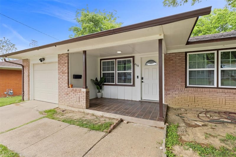 434 W Phillips Court, Grand Prairie TX 75051 - Photo 3