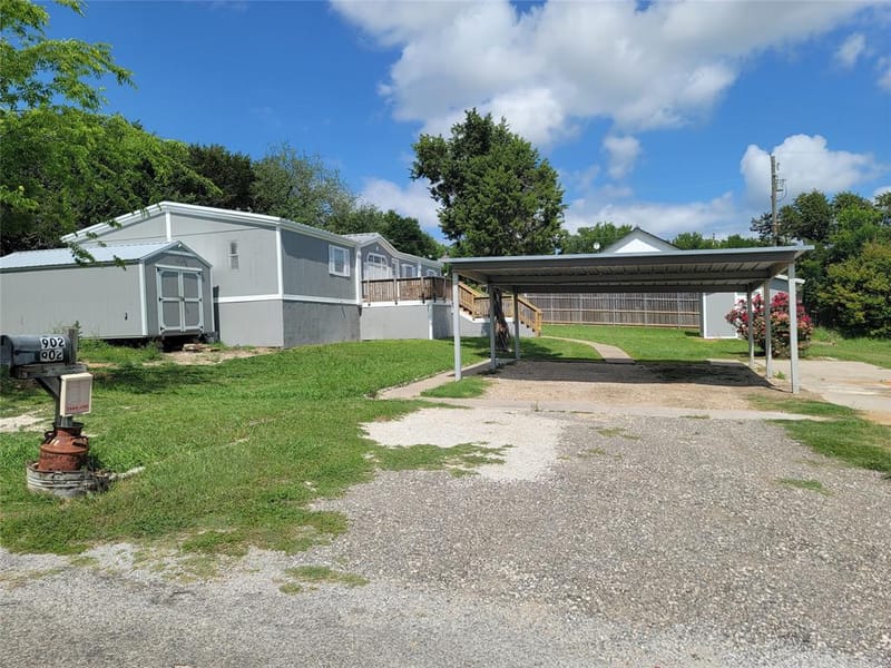 902 DEVILS RIVER Drive, Granbury TX 76048 - Photo 5