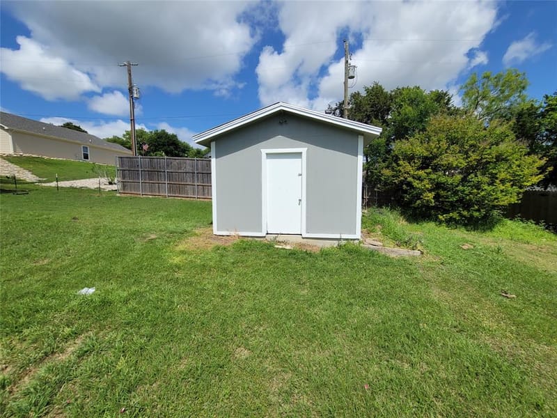 902 DEVILS RIVER Drive, Granbury TX 76048 - Photo 9