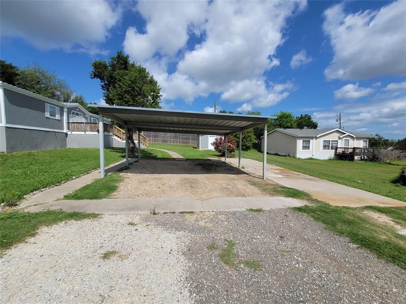 902 DEVILS RIVER Drive, Granbury TX 76048 - Photo 8
