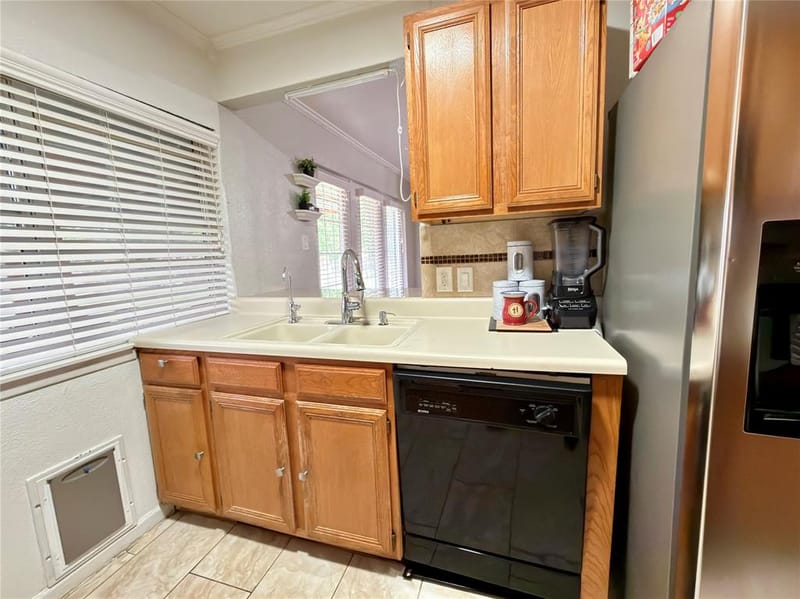 1519 Clearbrook Street, Lancaster TX 75134 - Photo 3