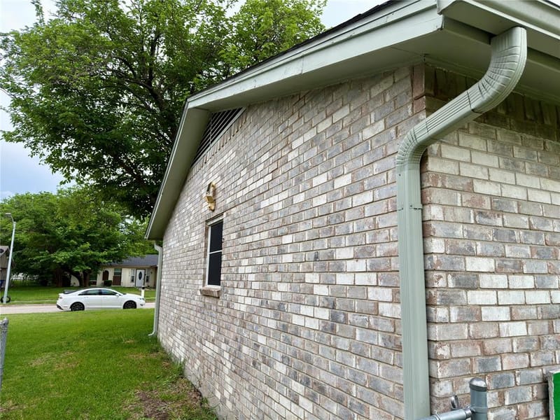 1519 Clearbrook Street, Lancaster TX 75134 - Photo 14