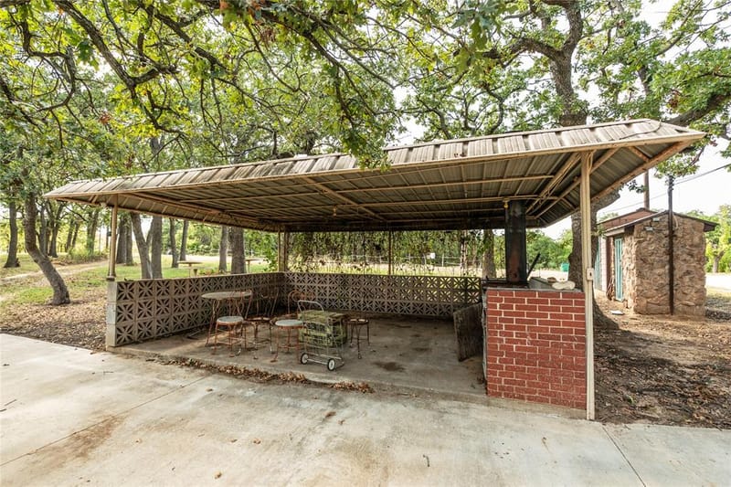 722 Storey Road, Nocona TX 76255 - Photo 25